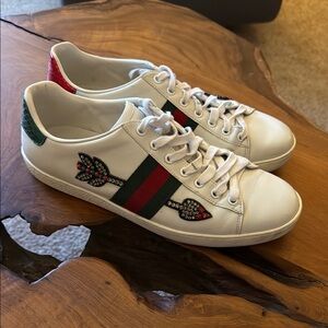 Gucci White Leather Sneakers with Red & Green Stripe and Embellished Arrow